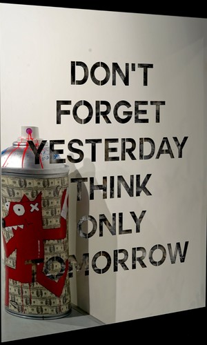 Don't forget yesterday - inox et chaux gris foncé